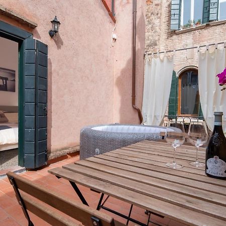 Suite Rava - San Marco With Pool Venecia Exterior foto