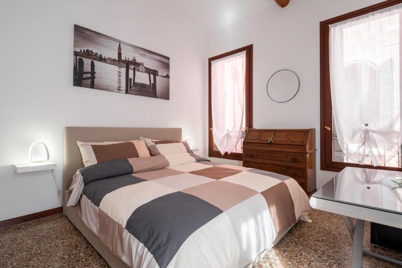 Suite Rava - San Marco With Pool Venecia Exterior foto