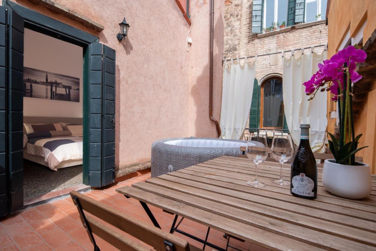 Suite Rava - San Marco With Pool Venecia Exterior foto