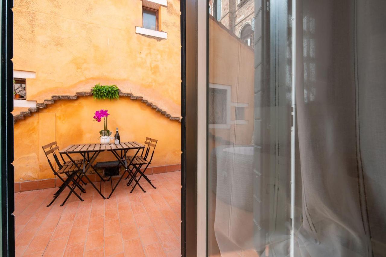 Suite Rava - San Marco With Pool Venecia Exterior foto